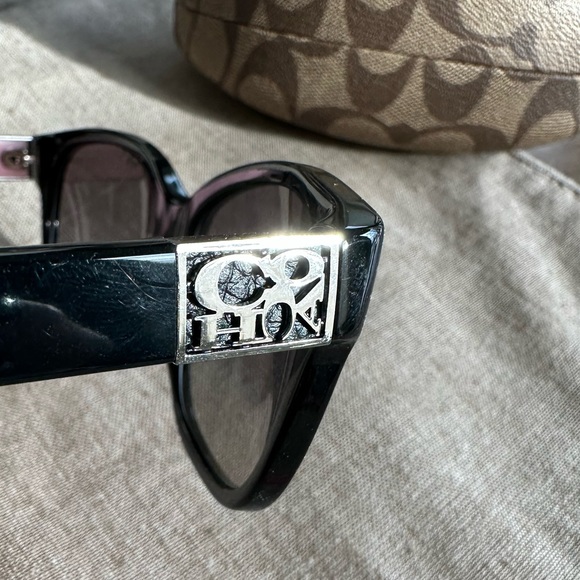 Coach Courtney sunglasses with case. - Picture 3 of 12